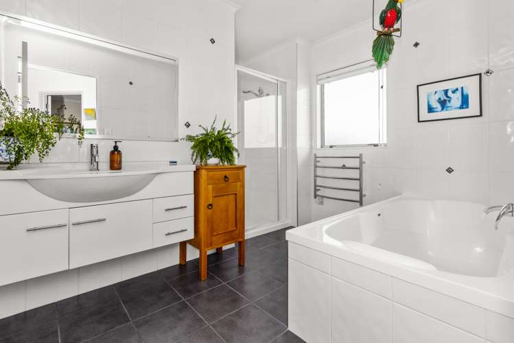 46 Hikanui Drive Havelock North_11