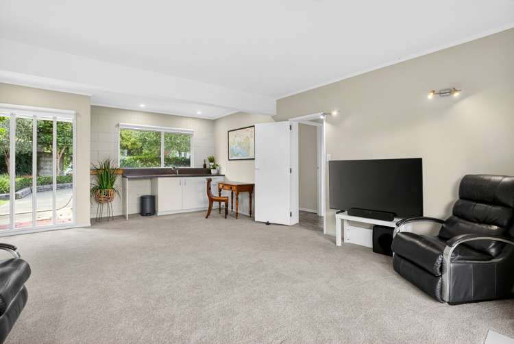 27 Gulf Crest Bucklands Beach_32