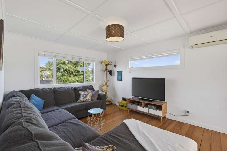 53 Cumming Street Okato_12