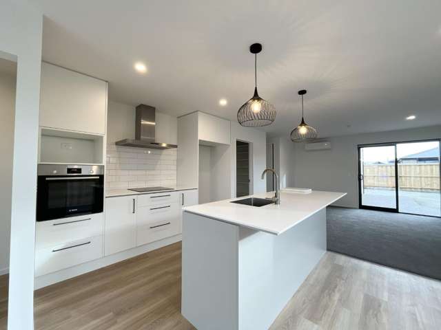 13 SIlvergrass Way 11103_1