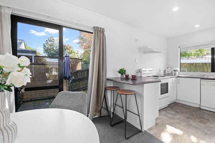 1/87 Athena Drive Totara Vale_5