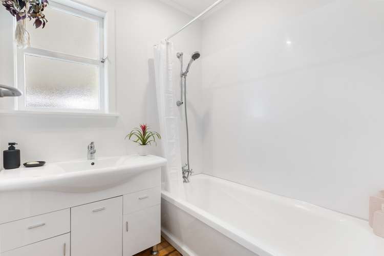 7 Edgerton Road Te Atatu Peninsula_11