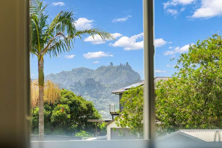 9 Finch Street One Tree Point_6