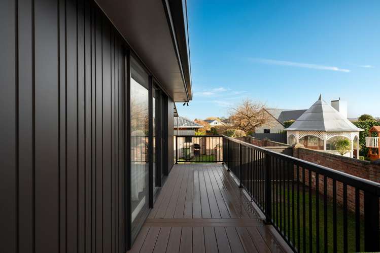 708 Queens Drive Waikiwi_28