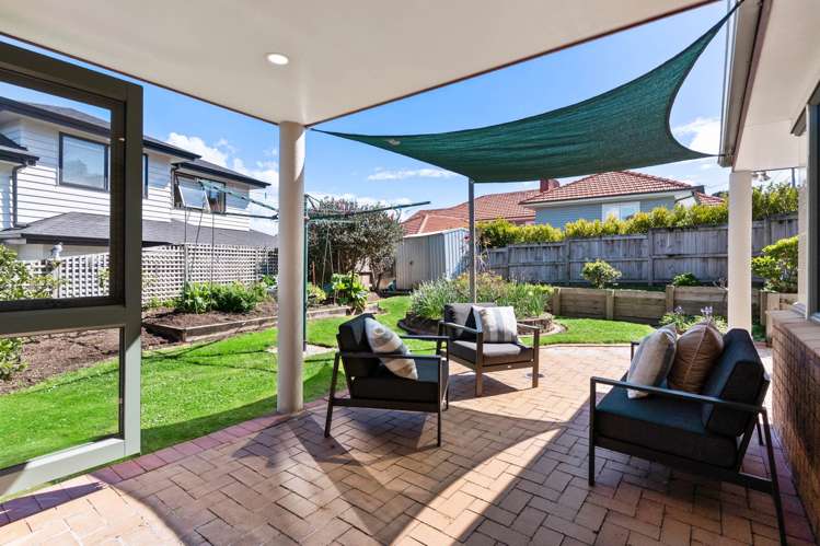 492 Beach Road Murrays Bay_16