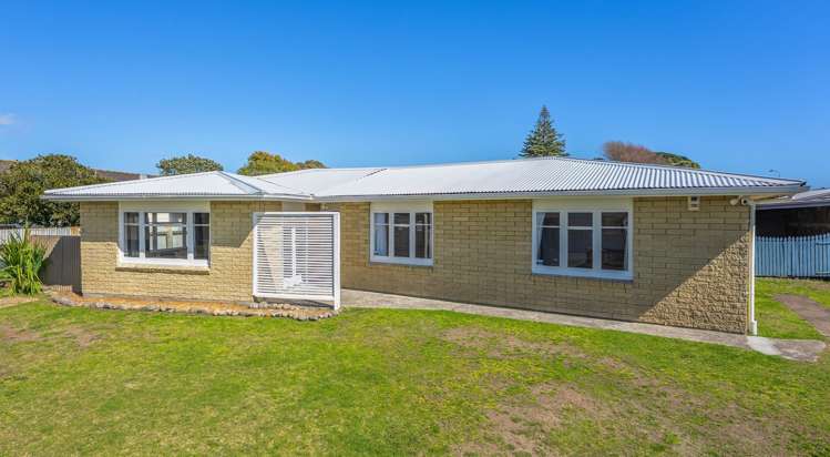 4 Colenso Place Otaki Beach_15