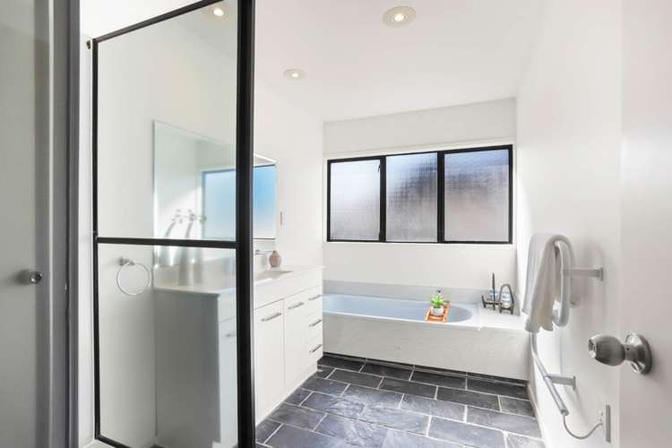 1/24 Miro Street New Lynn_9