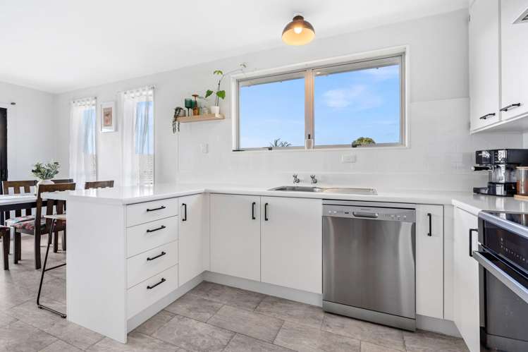 4 Cypress Gardens Place Onerahi_13