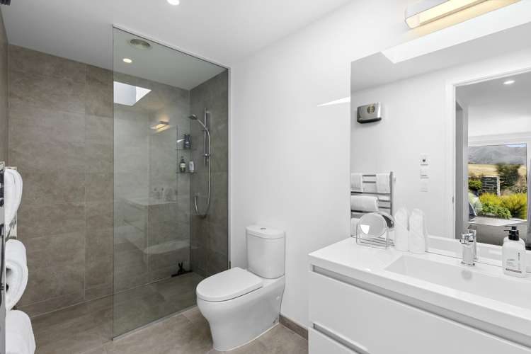 75 Infinity Drive Wanaka_13