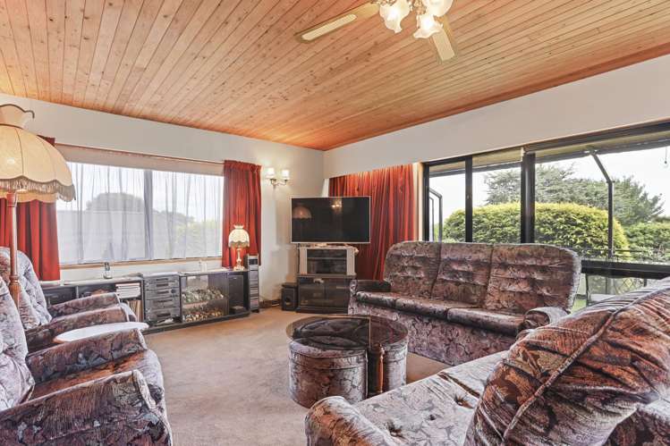 80 Regency Crescent Redwood_19