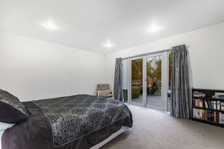 87 Travis Country Drive Burwood_16