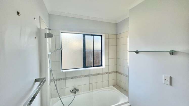 2/20 Greta Place Stanmore Bay_15