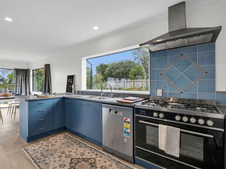 29 Gledstane Road Stanmore Bay_11