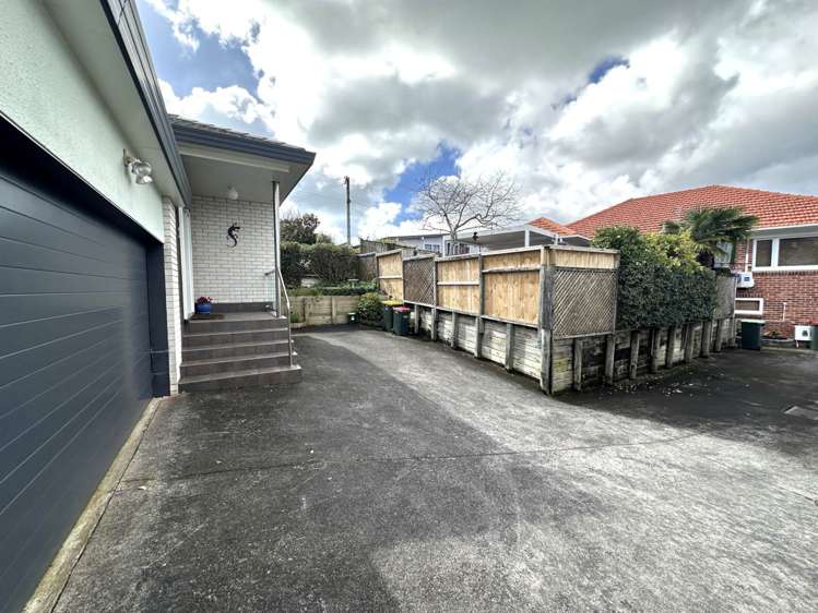 2/34 Parkhill Road Mellons Bay_14