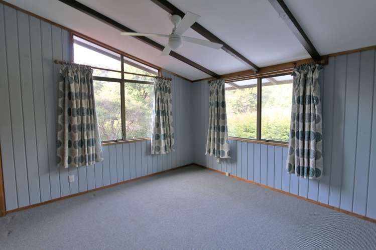 10 Upland Road Huia_14