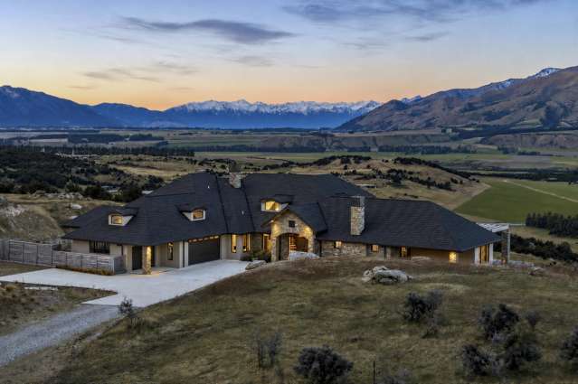 Elevated Queensberry Living
