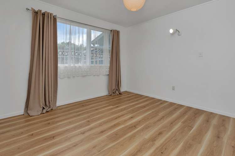 31 Shearwater Street One Tree Point_13