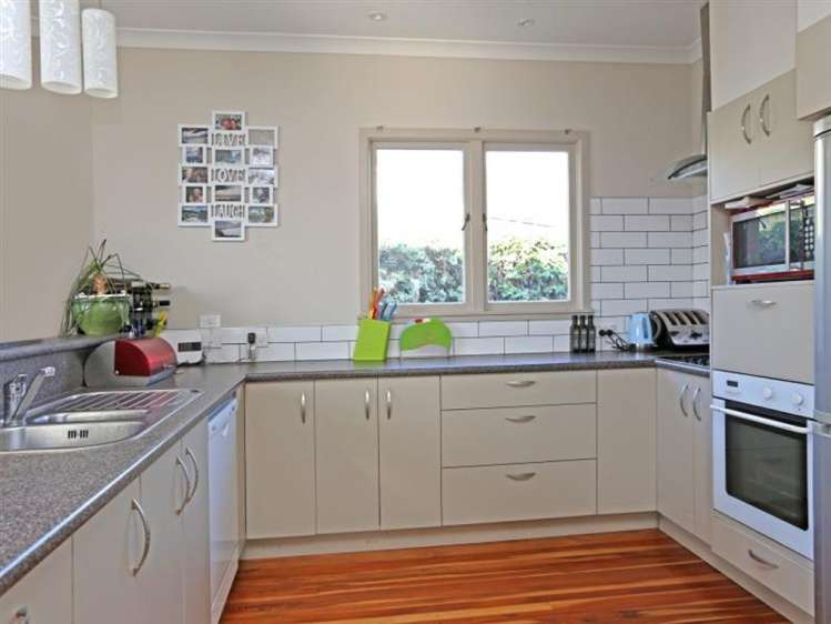 801 Maitland Crescent Mayfair_5