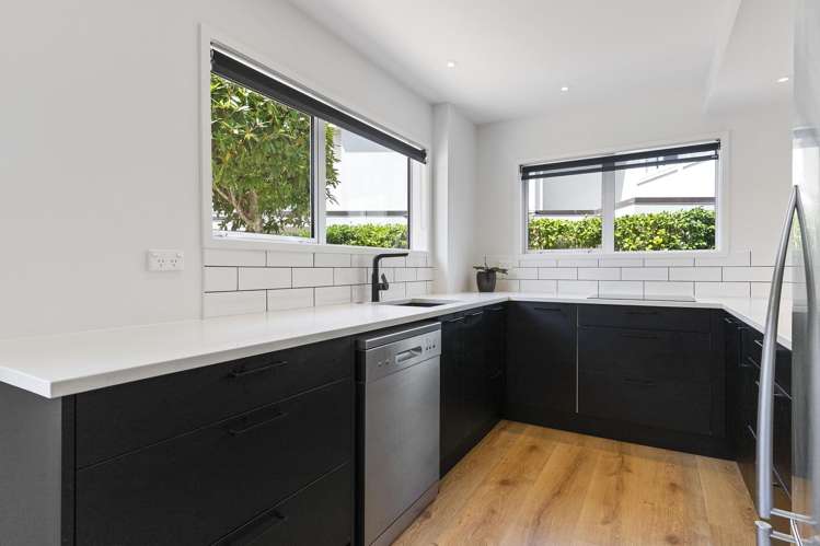 73 Churchill Road Murrays Bay_17