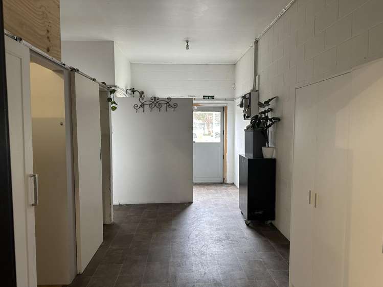 Shop 4, 47 Main North Road Woodend_2