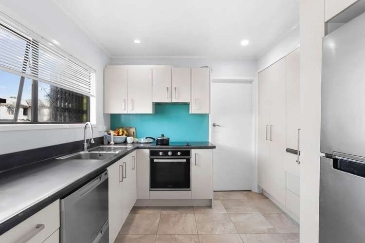 2/81 White Swan Road Mt Roskill_6
