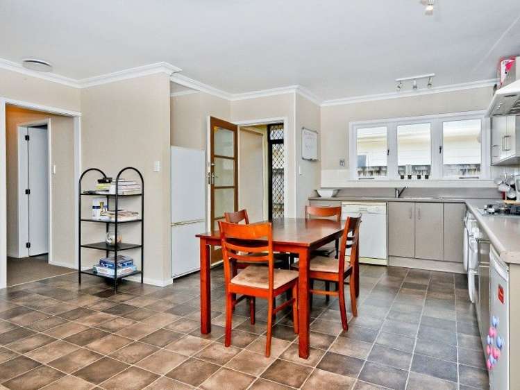 2 Snead Place Hamilton East_4