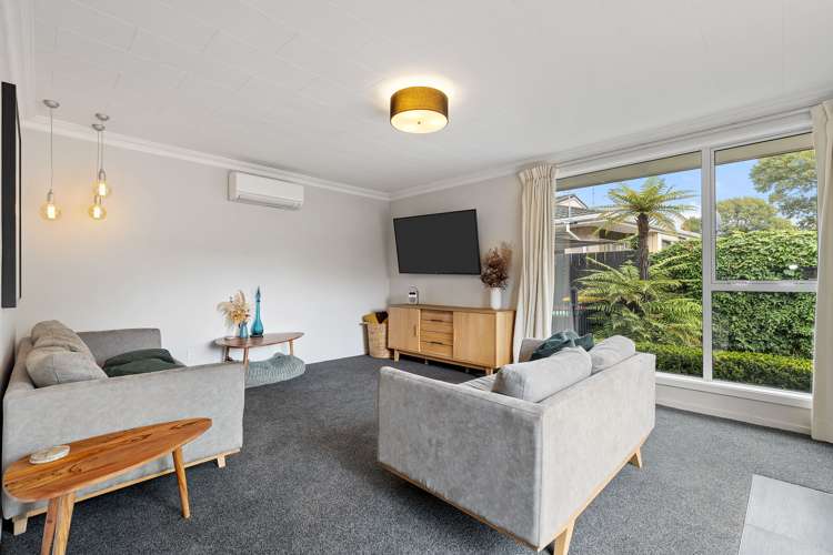 2/5 Esher Place Saint Martins_10