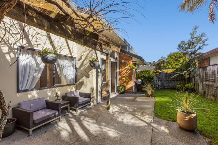 2/67 Donald Street Stanmore Bay_13