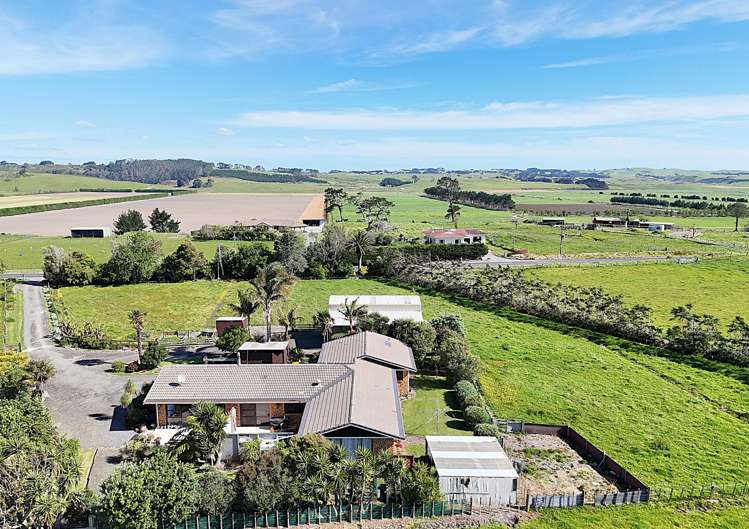 242 Baylys Coast Road Dargaville_14