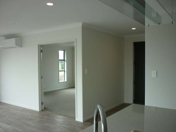 6 Crater Close Pyes Pa_6