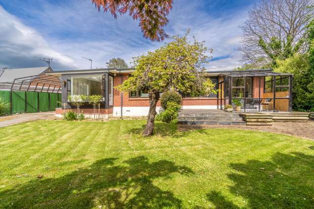 Private Oasis on Gladstone!