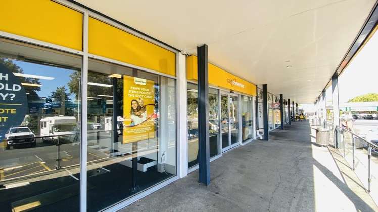 65 Edinburgh Street Pukekohe_3