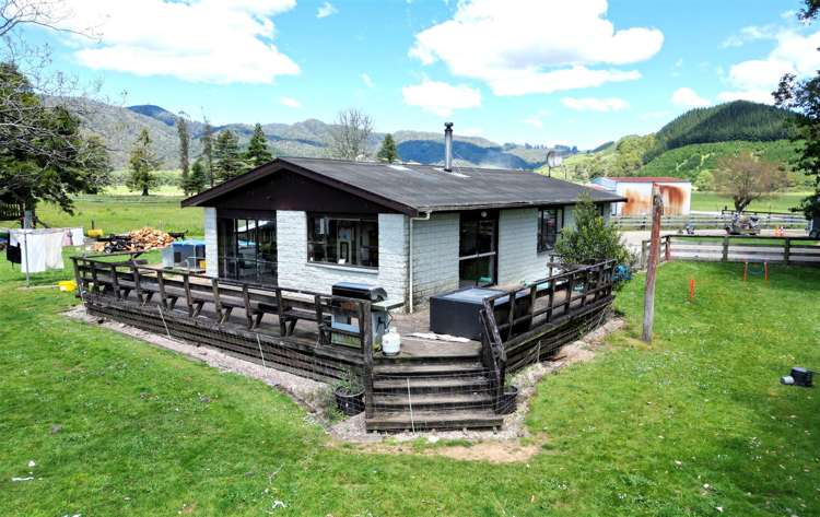 29 Burkes Creek Road Reefton_12