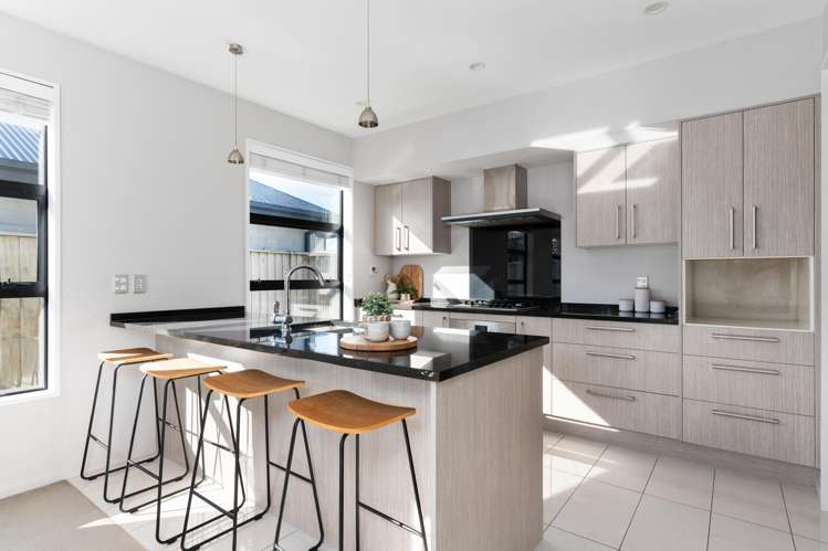 27 Silverstream Boulevard_2