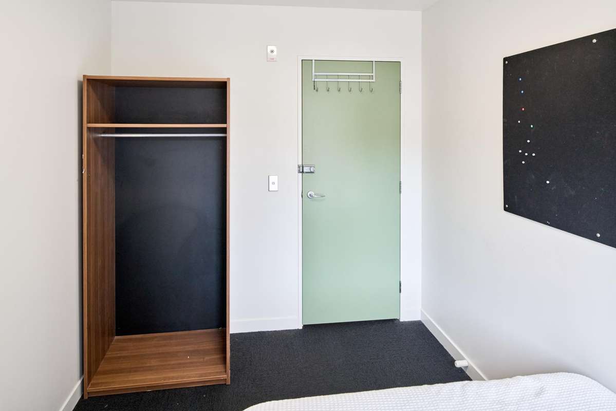 2J/242 Taranaki Street_4