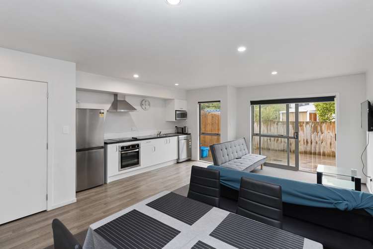 20/100 Knighton Road Hillcrest_2