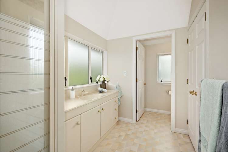 2/10 Military Road Boulcott_13