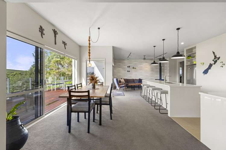 5C Sunshine Rise Raglan_8