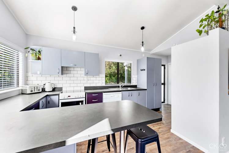 11 McManaway Grove Stokes Valley_10