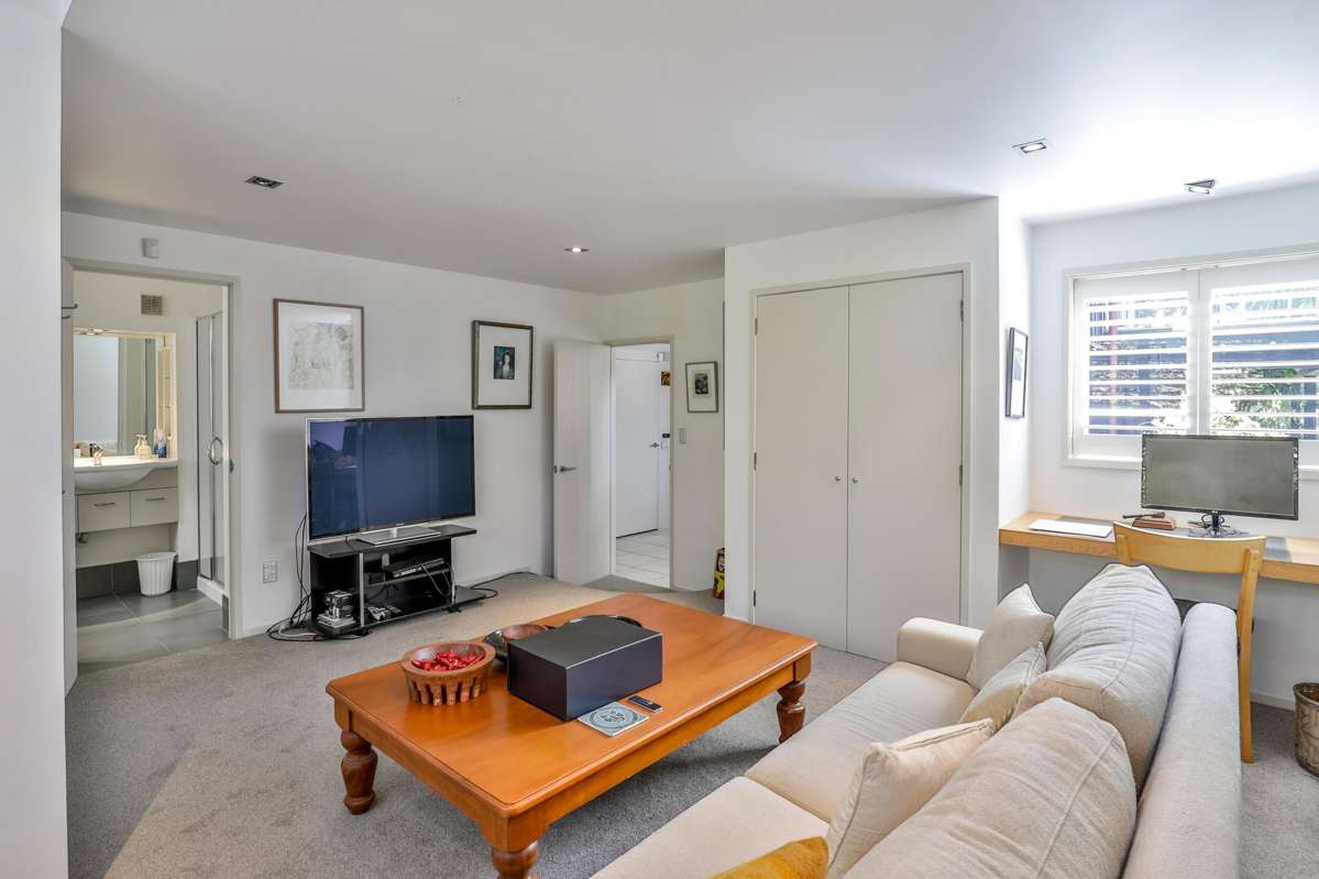 1/2 Marine Parade_3