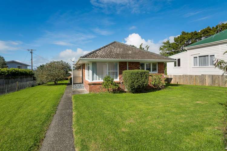 1/15 Gladstone Road Northcote_2