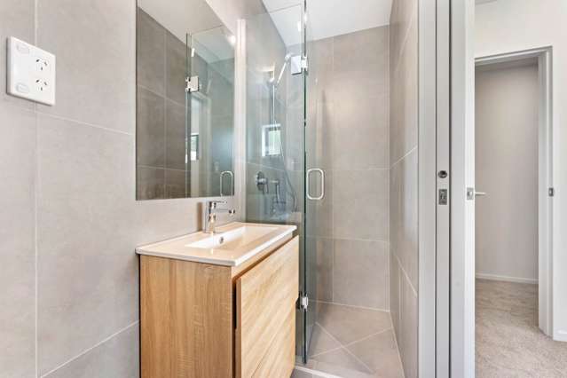 2-5/300 Great North Road Henderson_4