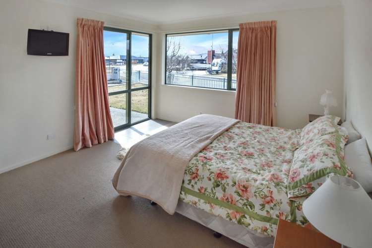 28 Lakeland Avenue Twizel_4