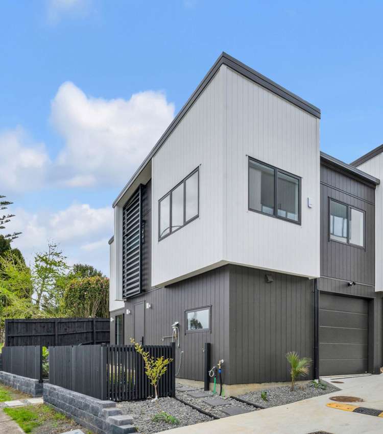 24 A-I Great South Road Manurewa_39