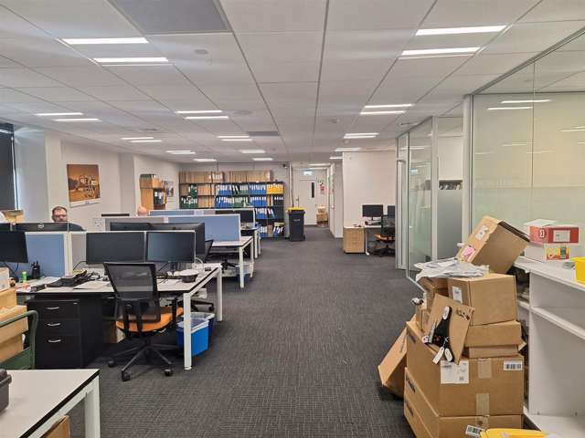 Unit 2/1 Show Place Addington_2