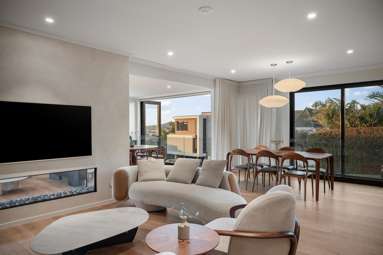 2A Glen Atkinson Street_4