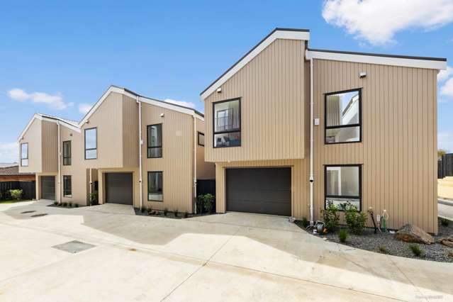 Standalone House With Sea Views And Garage