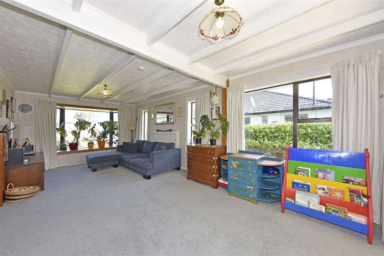 39 Achilles Street Burwood_9