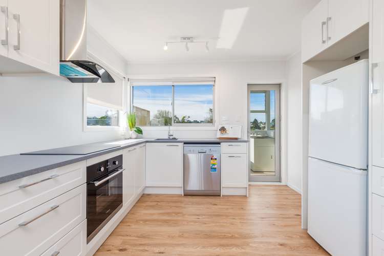 1/941 Whangaparaoa Road Manly_11