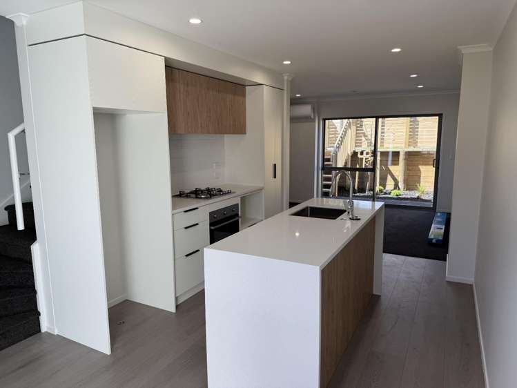 2/50 Forest Lake Road 1066_2